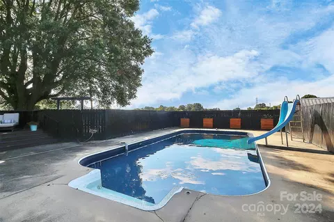 Exterior - 13520 Rocky River E Rd E, Davidson, NC 28036 photo 8 of 12