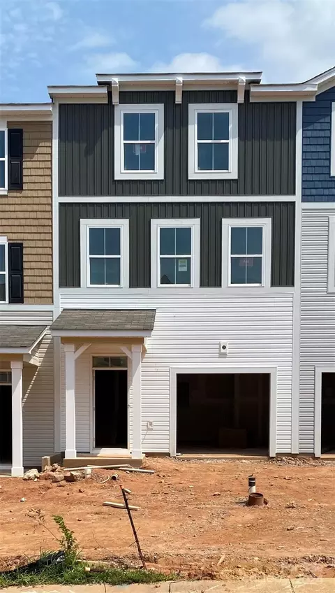 1218 Keydet Dr, Charlotte, NC 28216