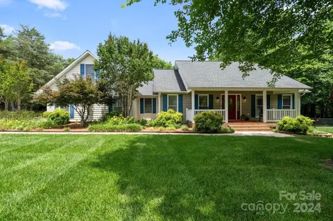 159 Mobeal Ln, Statesville, NC 28625