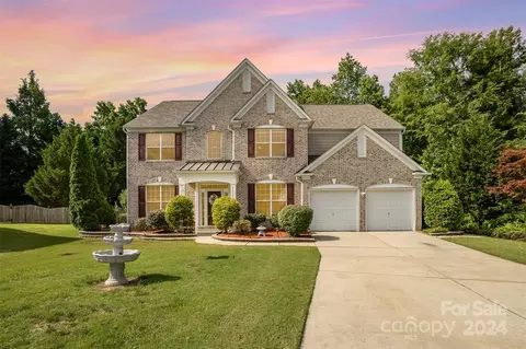 11318 Crescendo Ct, Matthews, NC 28105