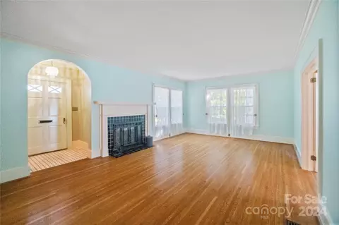 Living - 701 Lancaster Ave, Monroe, NC 28112 photo 1 of 2