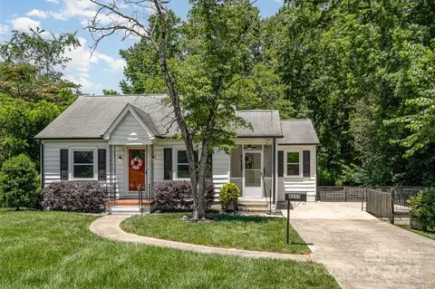 4245 Acorn St, Charlotte, NC 28205