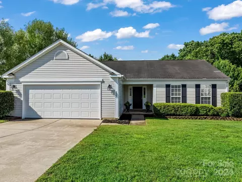 125 Lantana Dr, Mount Holly, NC 28120