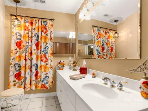 Bath - 19 Winter Ln, Clyde, NC 28721 photo 1 of 2