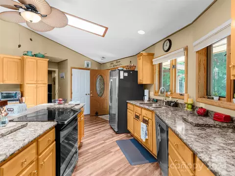 Kitchen - 19 Winter Ln, Clyde, NC 28721 photo 3 of 4