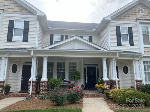 2077 Gable Way Ln, Matthews, NC 28104