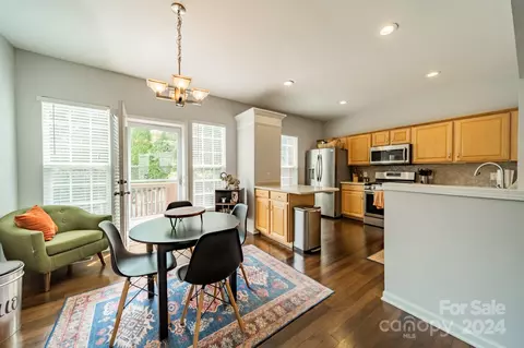 5321 Dockery Dr, Charlotte, NC 28209