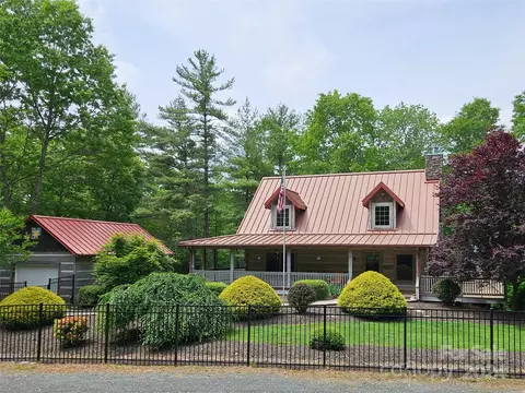 79 Pack Dr, Spruce Pine, NC 28777
