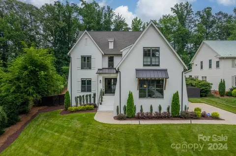 1117 Crestbrook Dr, Charlotte, NC 28211