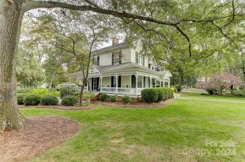 2 Kings Mountain St, York, SC 29745