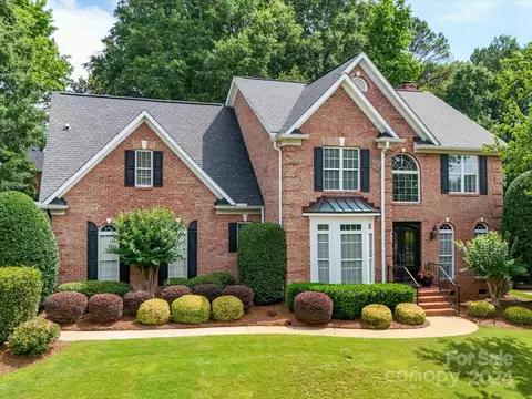 13402 Darby Chase Dr, Charlotte, NC 28277