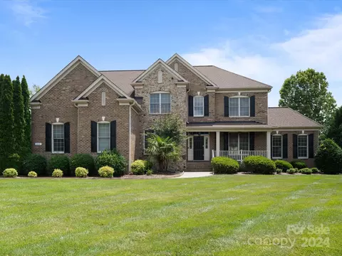 800 Wheat Field Dr, Marvin, NC 28173