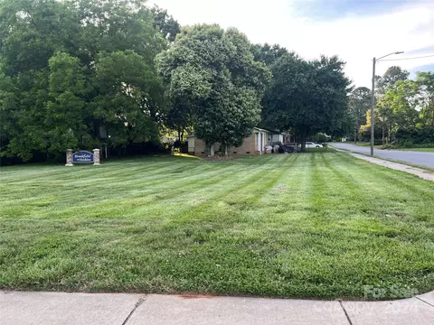 120 Hoskins Rd, Charlotte, NC 28208
