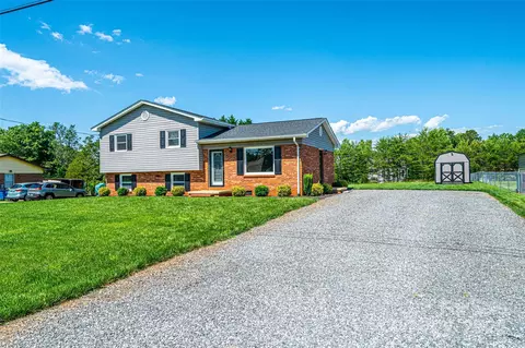 1246 Venus St, Conover, NC 28613 photo 2