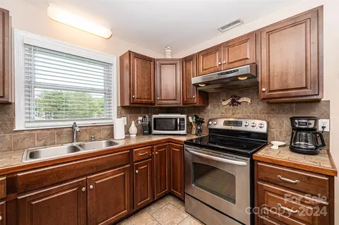 1246 Venus St, Conover, NC 28613 photo 14