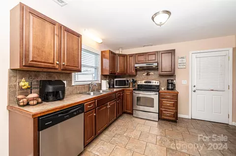 1246 Venus St, Conover, NC 28613 photo 12