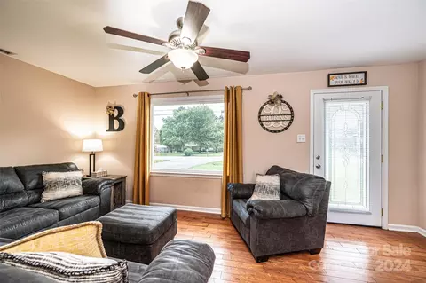 1246 Venus St, Conover, NC 28613 photo 9
