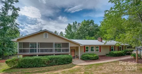 2316 Golf Course Rd, Columbus, NC 28722
