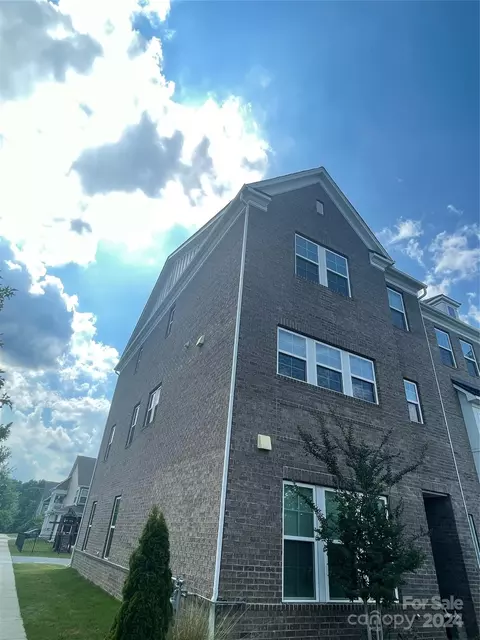 7961 Reunion Row Dr, Charlotte, NC 28277