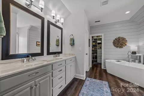 Bath - 20443 Middletown Rd, Cornelius, NC 28031 photo 1 of 1