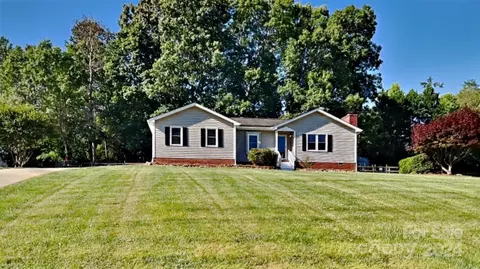 161 Rainbow Dr, Stanley, NC 28164