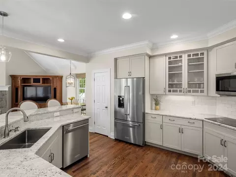 4 Walnut Ln, Fletcher, NC 28732 photo 12