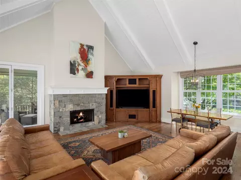 4 Walnut Ln, Fletcher, NC 28732 photo 11
