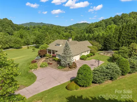 4 Walnut Ln, Fletcher, NC 28732 photo 4