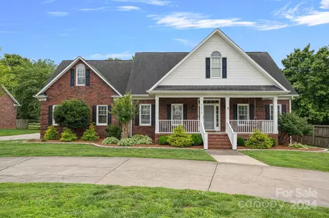 2273 Stallings Rd, Harrisburg, NC 28075