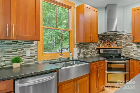 62 Chestnut Forest Rd, Fairview, NC 28730 photo 8