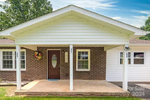 1025 Stagecoach Trl, Lenoir, NC 28645