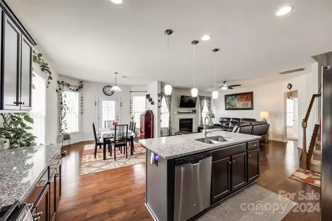 819 Bridge View Ct, Fort Mill, SC 29708 photo 8