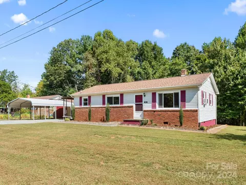 94 Candee Acres Rd, Marion, NC 28752