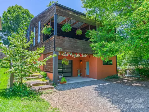 101 Tremont St, Asheville, NC 28806