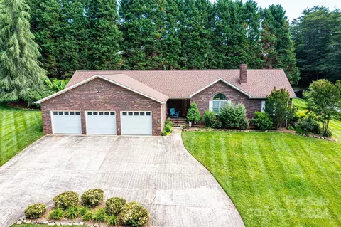 3625 Wandering Ne Ln NE, Hickory, NC 28601