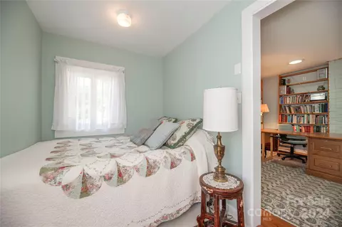 269 E Main St, Brevard, NC 28712 photo 34