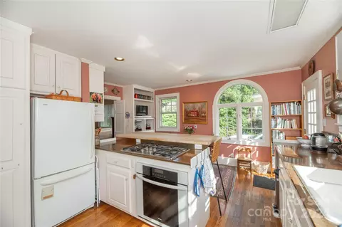 269 E Main St, Brevard, NC 28712 photo 8