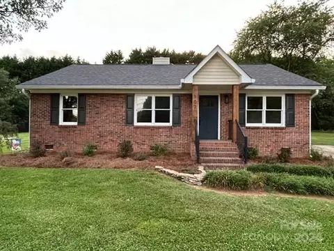 107 Louisbourg Ct, Gastonia, NC 28056