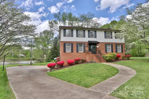 101 Nottidge Ct, Clemmons, NC 27012