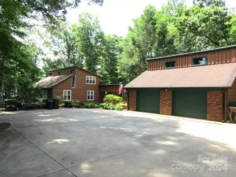 118 Dogwood Dr, Morganton, NC 28655