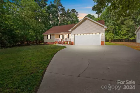 151 Woodrun Dr, Mount Gilead, NC 27306