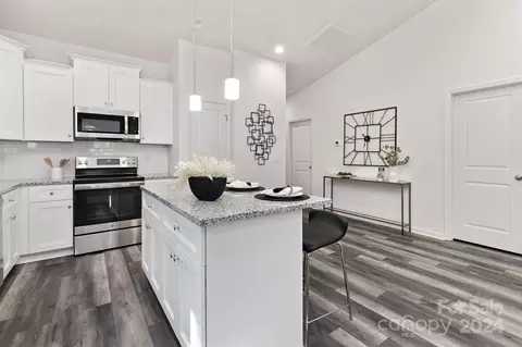 2150 Sunset Blvd, Charlotte, NC 28269