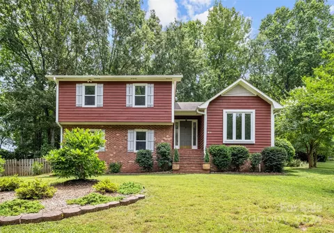 806 Shadowbrook Dr, Rock Hill, SC 29732