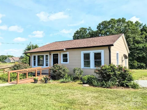 4925 Dusty Ln, Marshville, NC 28103