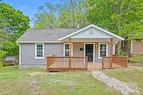 1633 Emerald St, Winston Salem, NC 27105