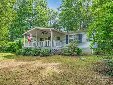 223 Kimberly Ann Dr, Hendersonville, NC 28792