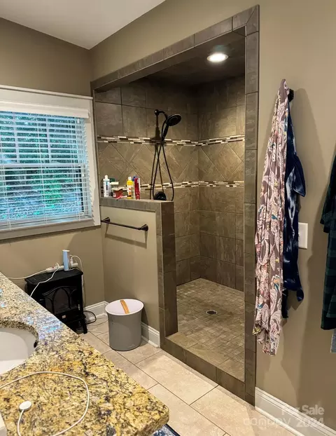 Bath - 63 Whitney Ave, Tryon, NC 28782 photo 1 of 4
