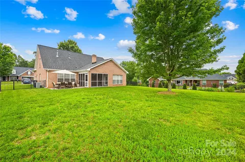 5705 Eric Sustar Ln, Monroe, NC 28110 photo 2