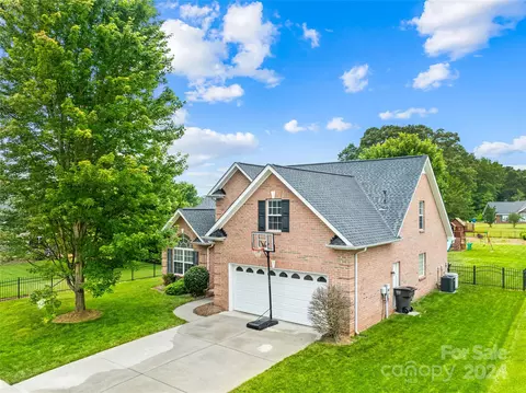 5705 Eric Sustar Ln, Monroe, NC 28110 photo 3