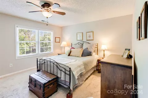 Bedroom - 70 Acorn Ln, Clyde, NC 28721 photo 1 of 4